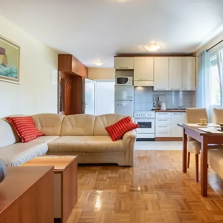 Apartment Sweet *